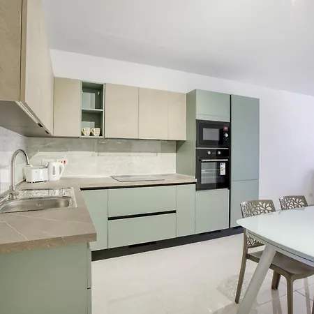 Brand New With Wifi & Comfy Bed By 360 Estates *
