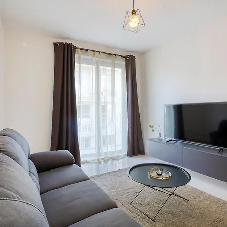 Brand New With Wifi & Comfy Bed By 360 Estates *